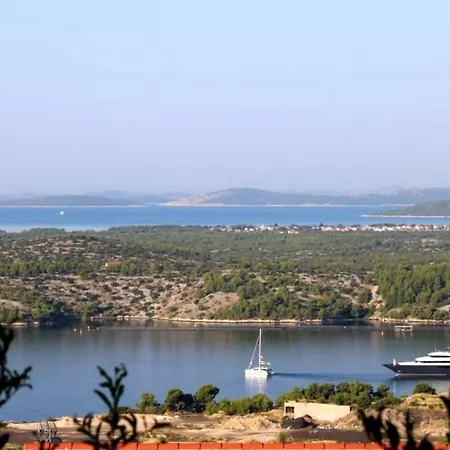 Maslina * 希贝尼克